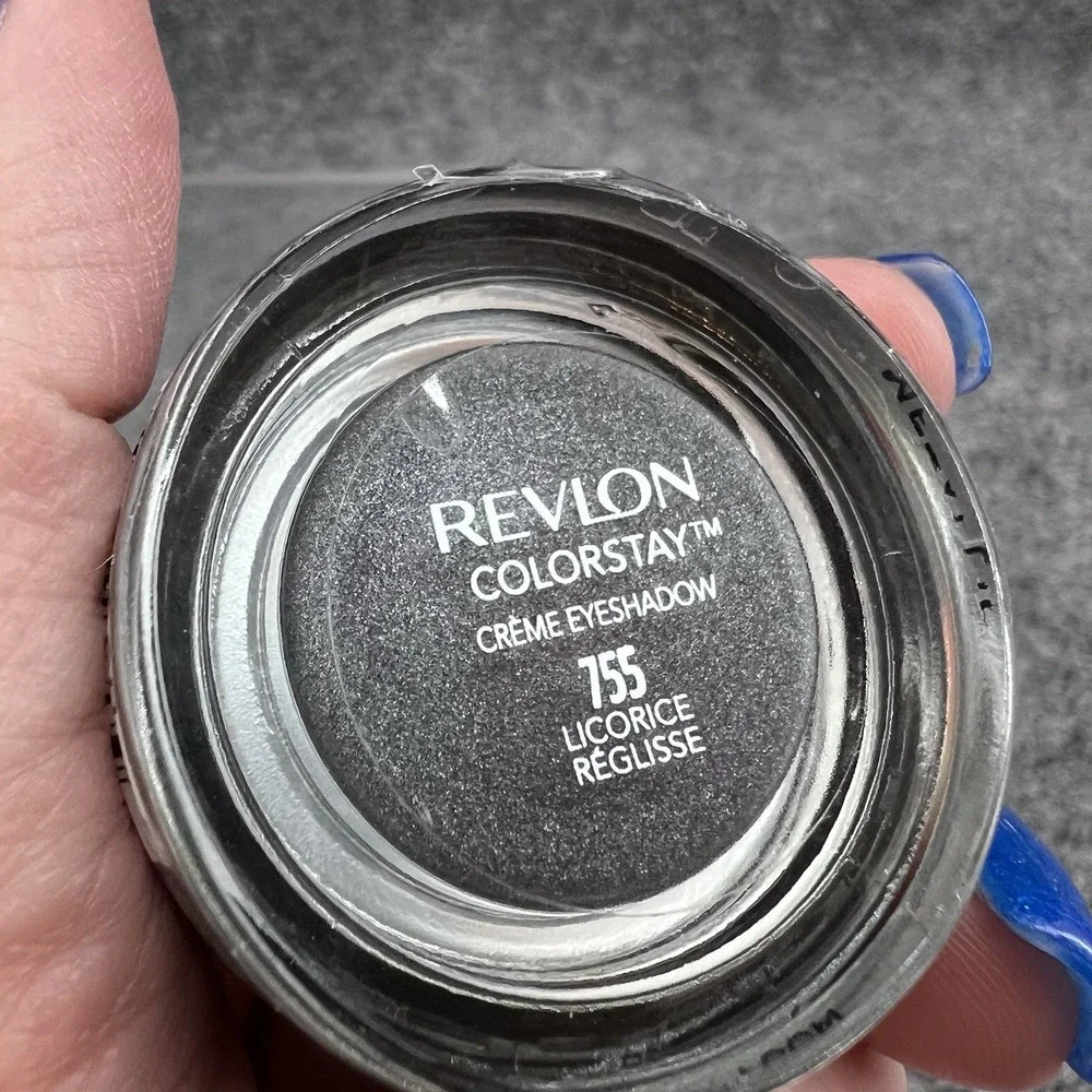 Revlon ColorStay Creme Eye Shadow 755 Licorice 0.18 oz New Sealed With Brush
